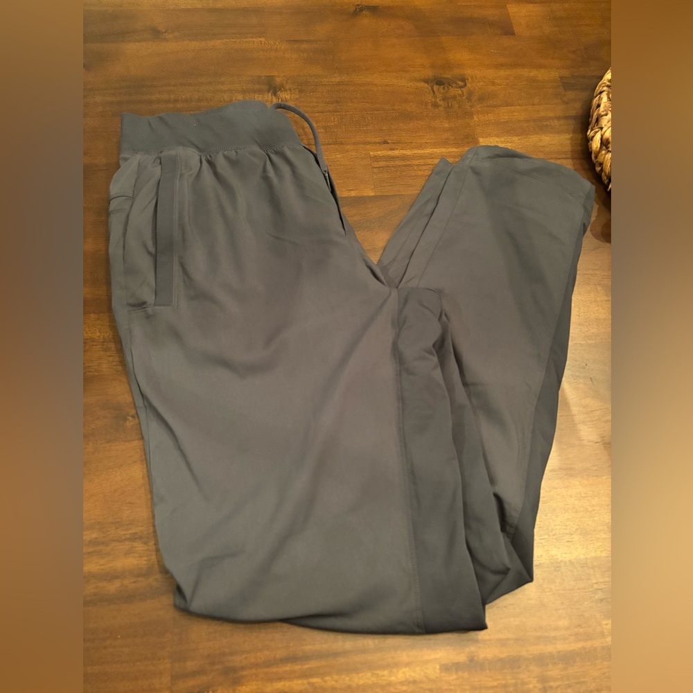 Lululemon Men's Great Wall Pants size M Lined Outdoor Pants